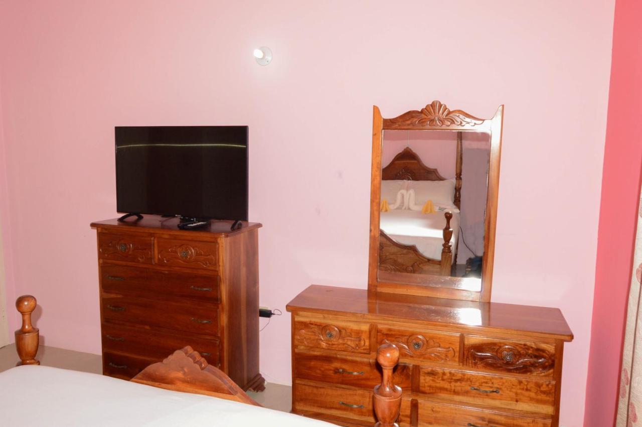 Josan'S Haven Villa Ocho Rios Luaran gambar